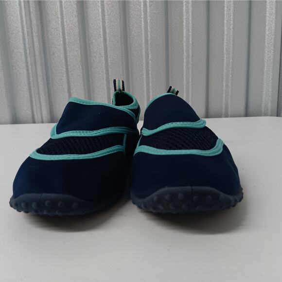 Children's Place Big Kids Size 2/3 Water Shoes‎ Blue - Picture 3 of 8